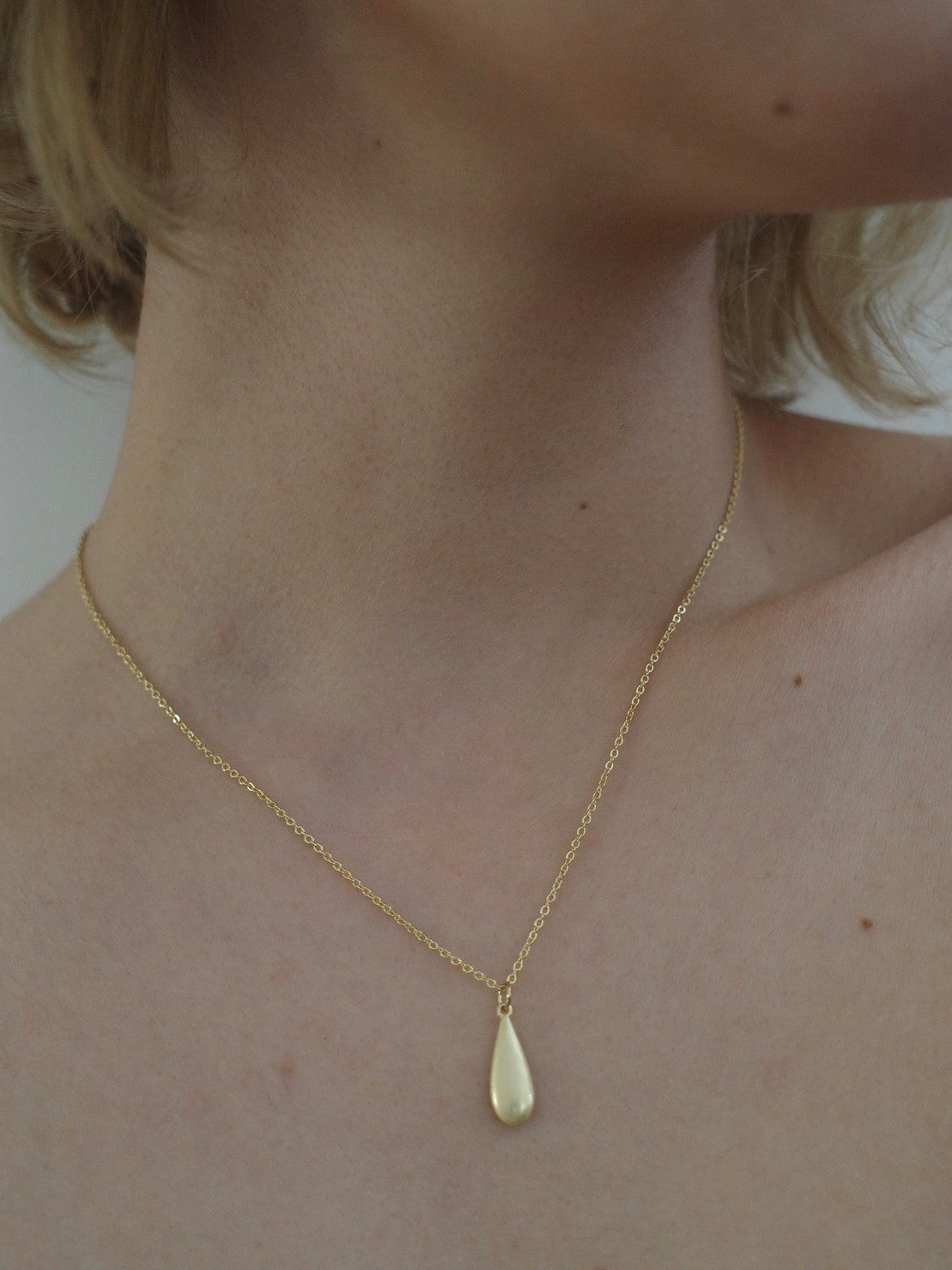 tres Drop Necklace (Gold) 2