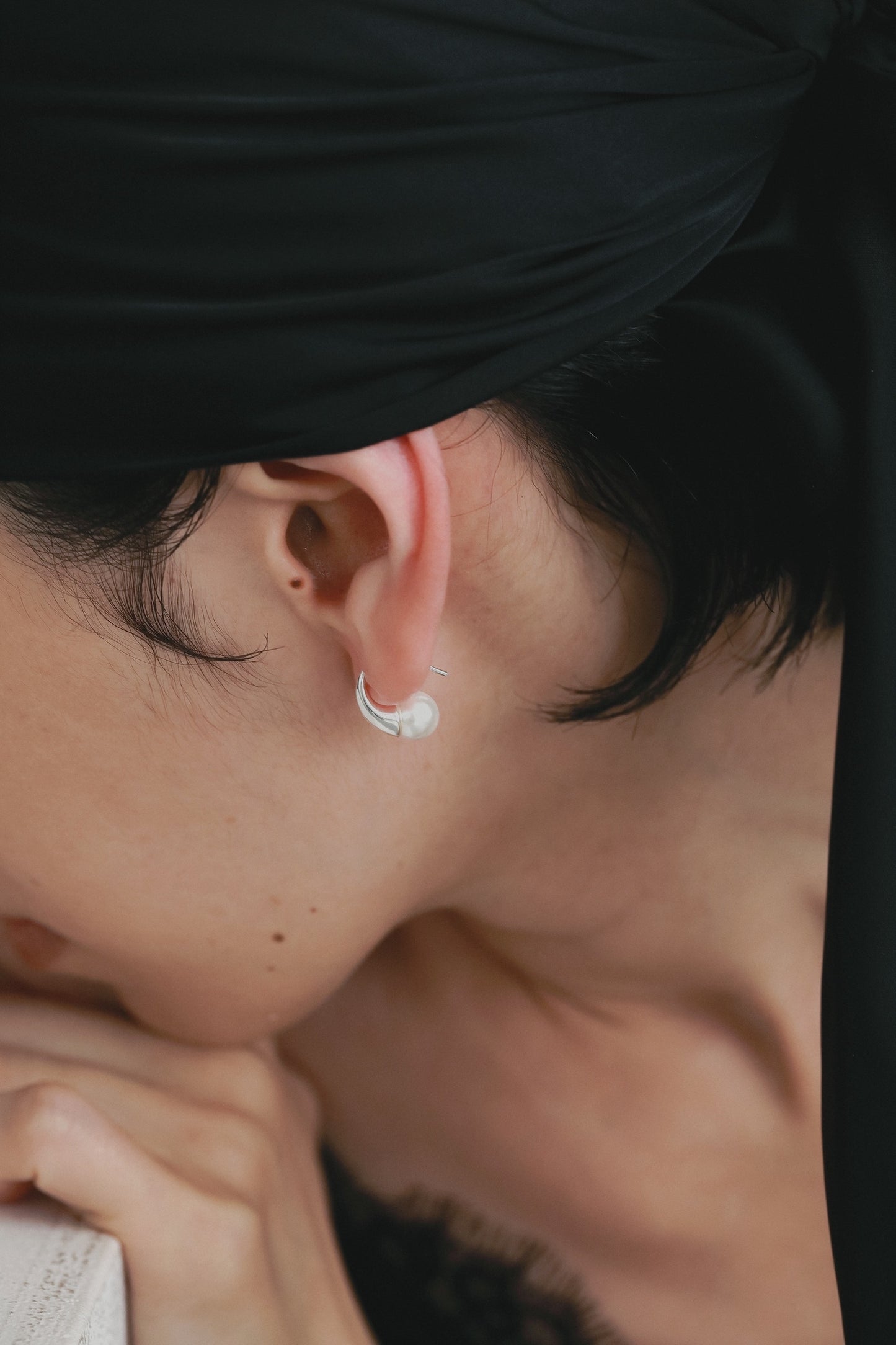［silver925］Curve pearl Pierce (Silver)