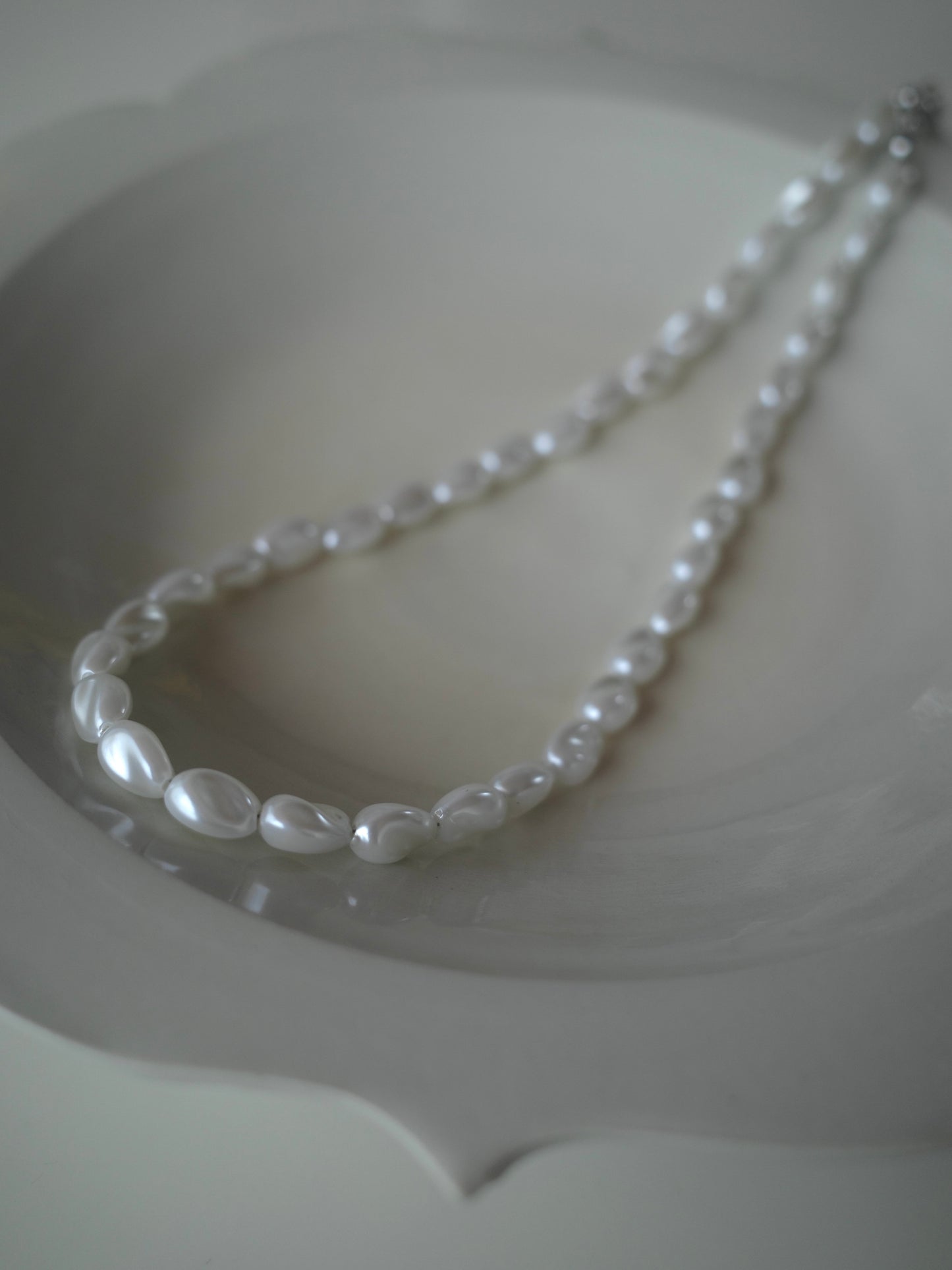 Twist pearl Necklace (White×Silver)