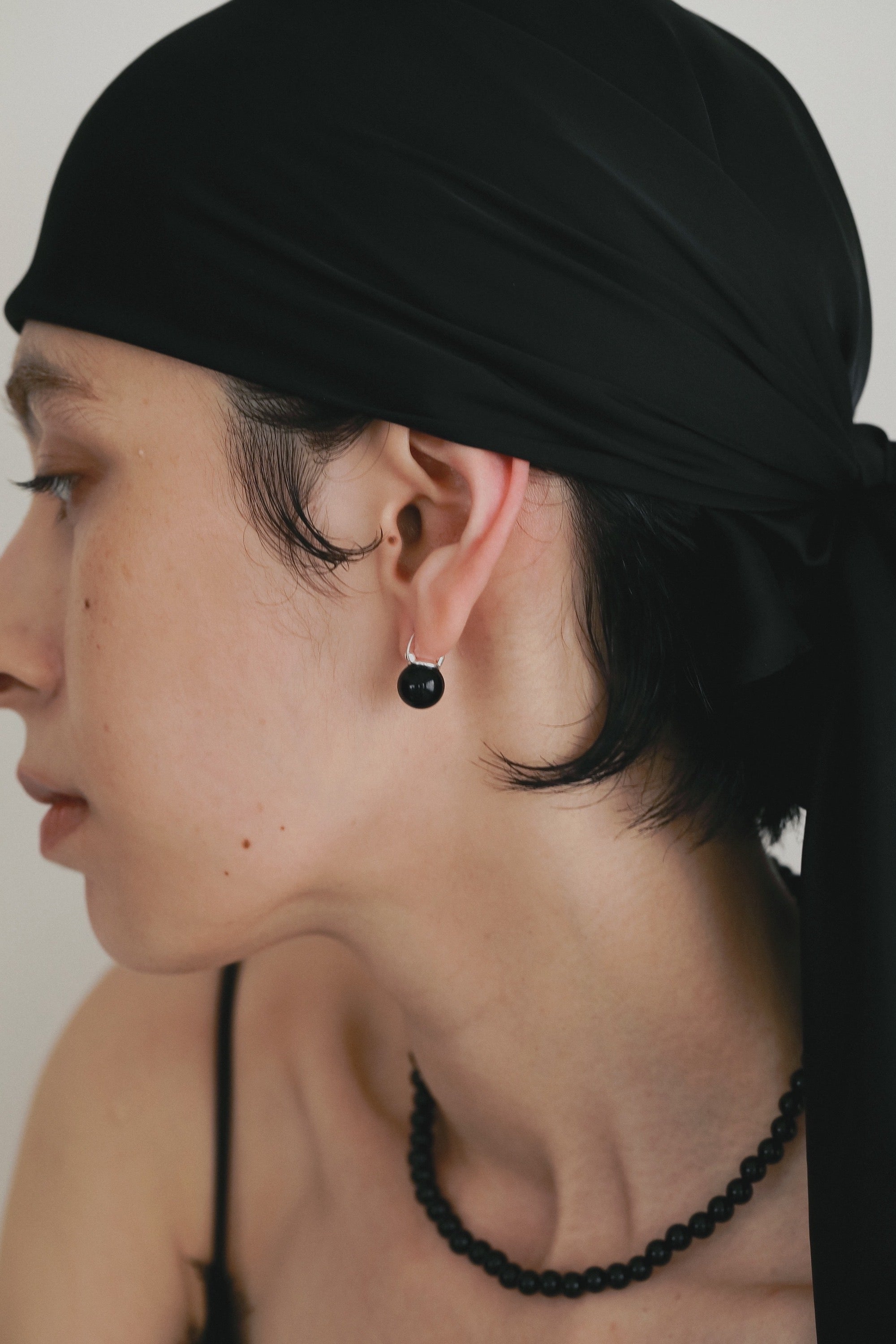 silver925］Color stone Pierce (Black) – TRES