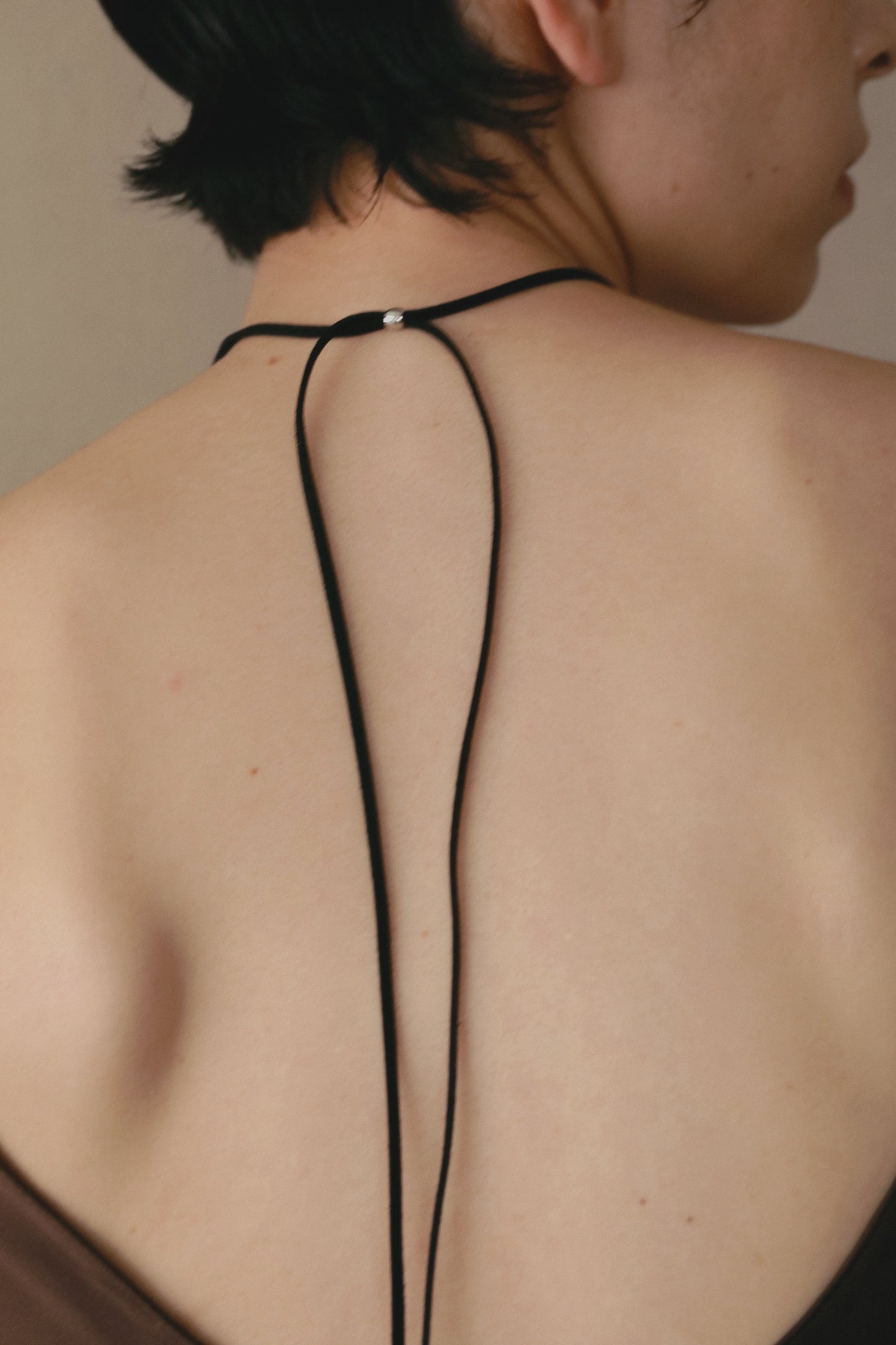 Suede disc Necklace (Black×Silver)