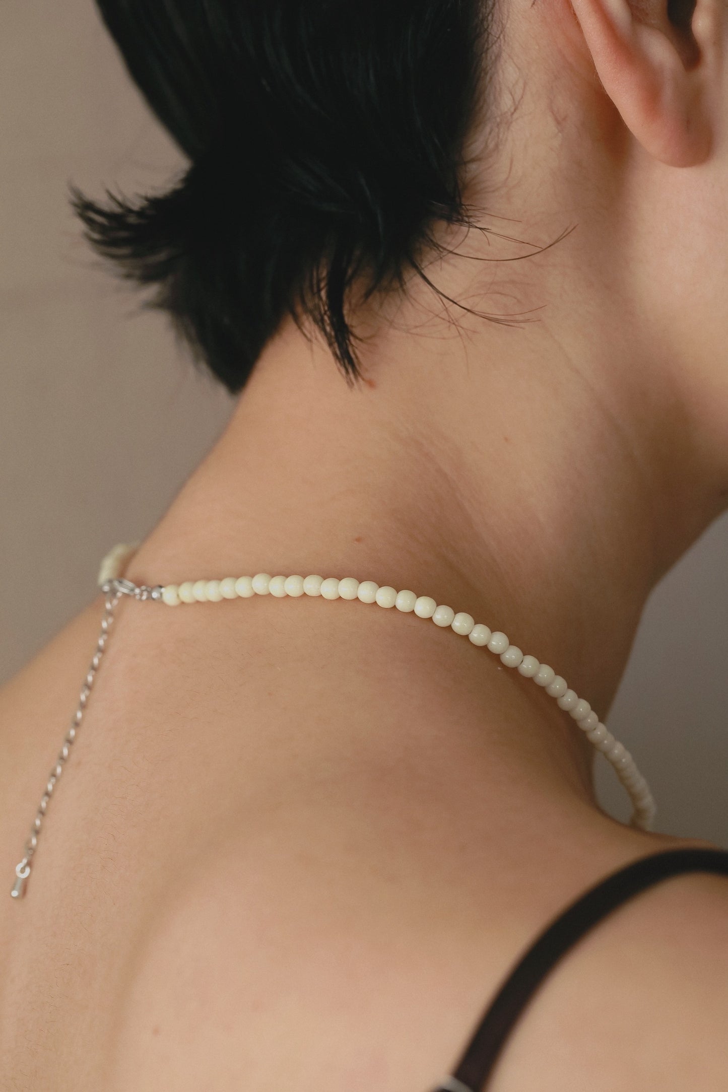Round beads Necklace (Ivory)