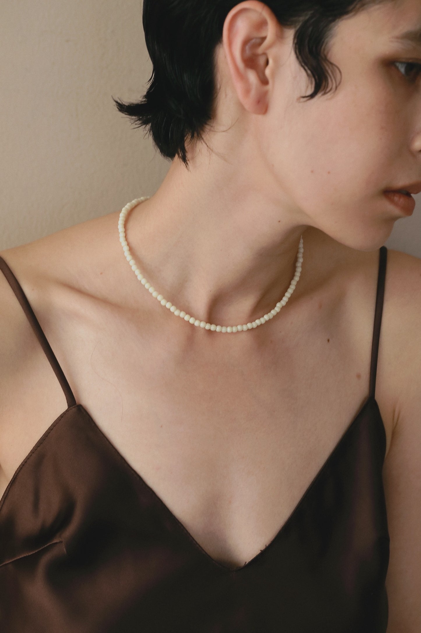 Round beads Necklace (Ivory)